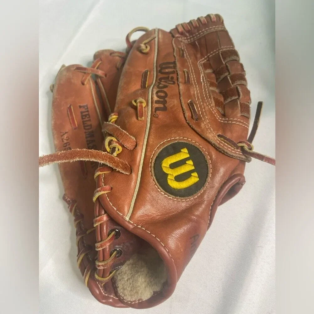 Wilson‎ used baseball Mitt